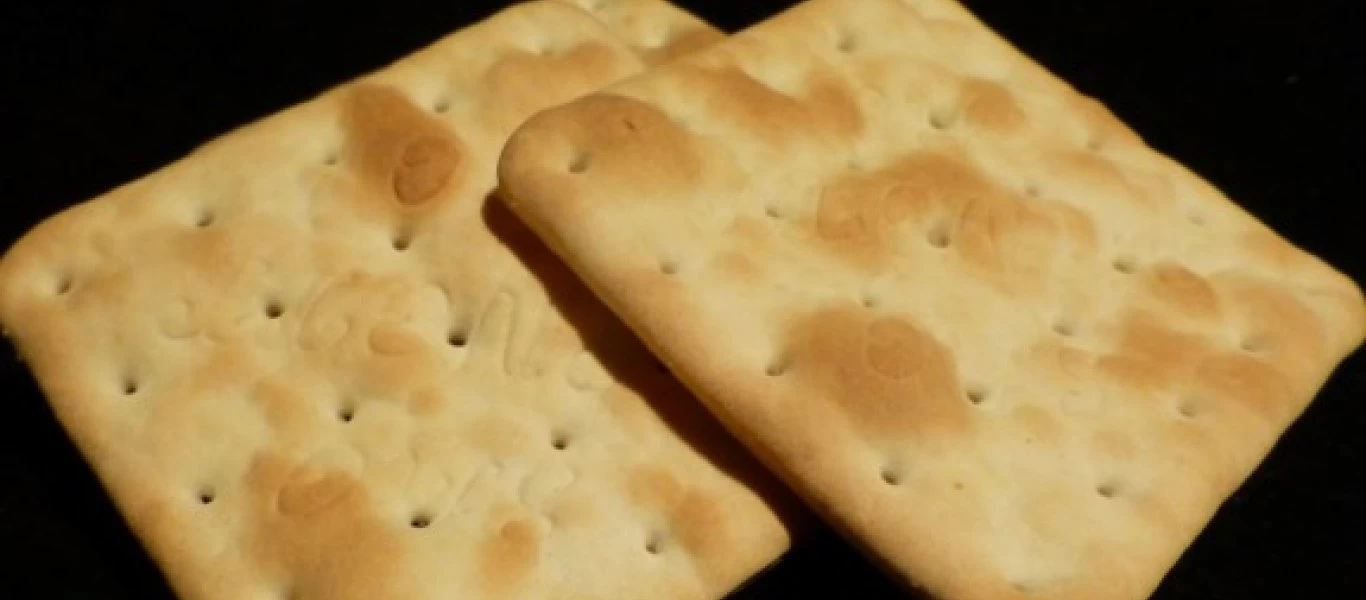 Έχετε αναρωτηθεί; - Γιατί τα κράκερ έχουν τρύπες;